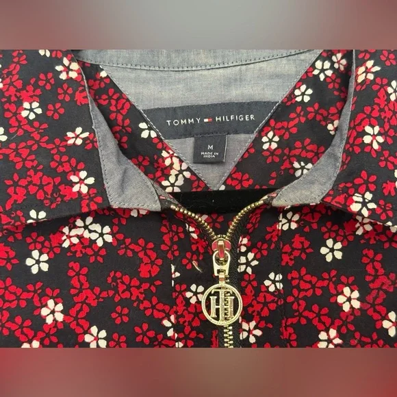 Tommy Hilfiger Red Floral Quarter Zip Top Roll Tab Sleeve Women’s size Medium - Picture 4 of 4